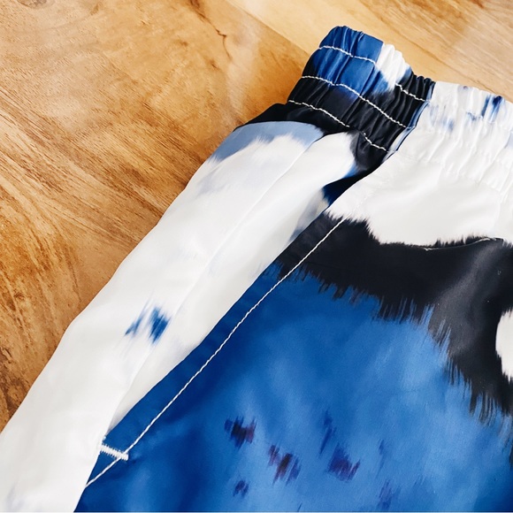 HUF Men’s Tie-Dye Blue White Tech Shorts Swimming M - Picture 5 of 6